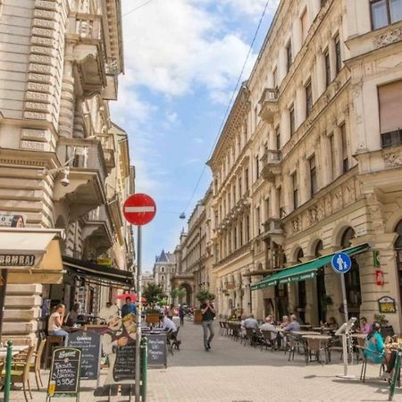 Cozy Downtown Studio Apartment Budapest Ngoại thất bức ảnh