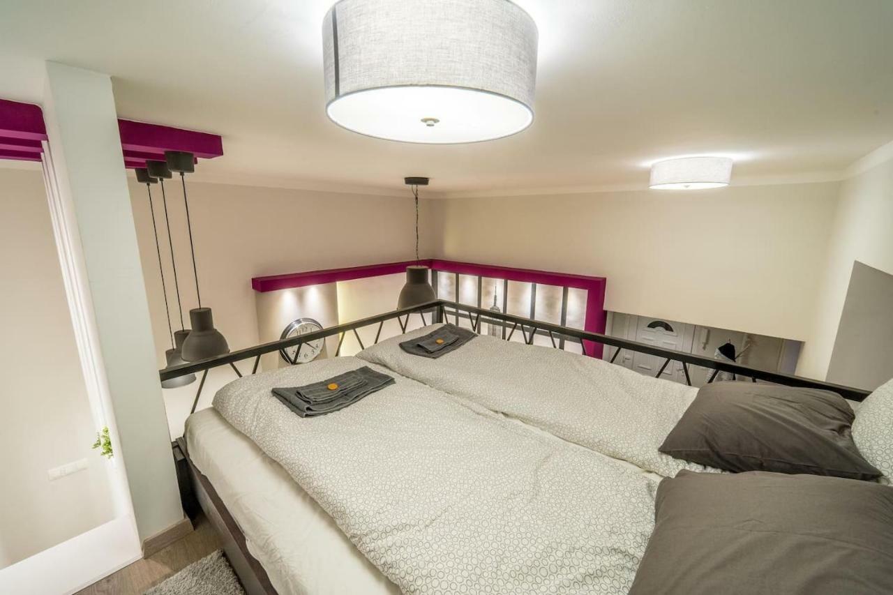 Cozy Downtown Studio Apartment Budapest Ngoại thất bức ảnh