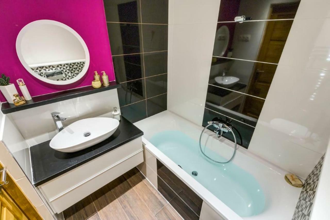 Cozy Downtown Studio Apartment Budapest Ngoại thất bức ảnh