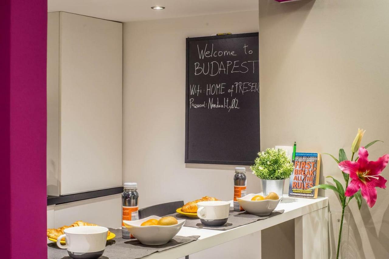 Cozy Downtown Studio Apartment Budapest Ngoại thất bức ảnh